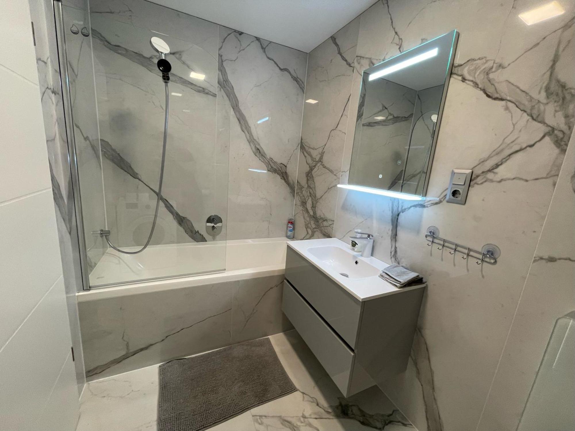 Apartment Luxury In Balatonalmadi, Almadi Lux Ii - Crystal White *